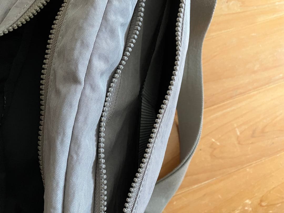 NIZYU KANO ボディバッグL サイズ グレージュ