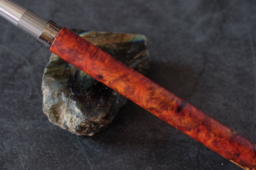 PG5木軸カスタム0166　高村杢工房 製図用シャープペンシル　花梨瘤極上の紅白