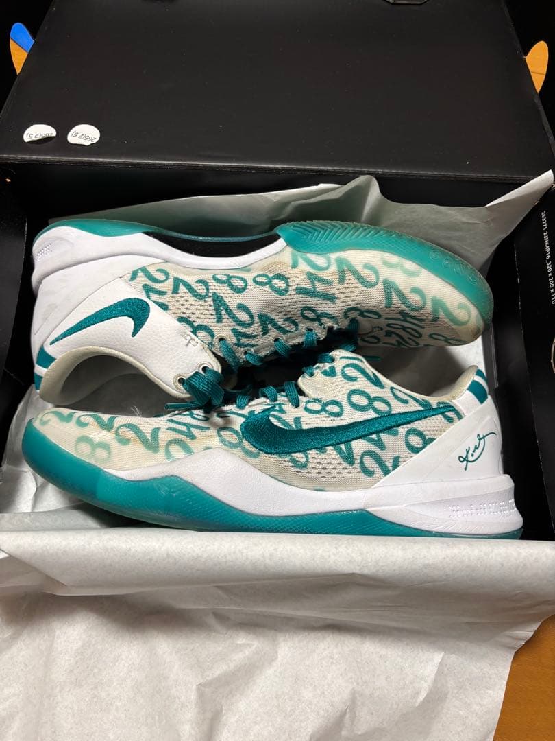 Nike Kobe 8 バスケットボールシューズ