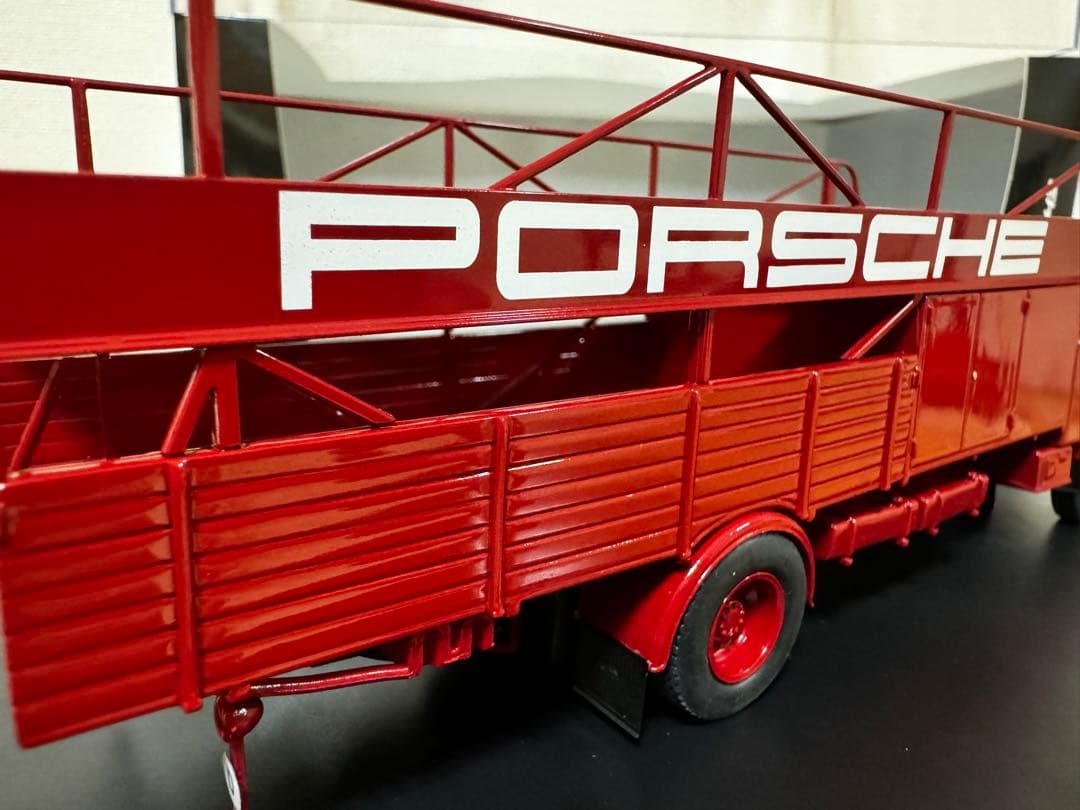 【Schuco】限定2000台 MAN Porscheレーシングトランスポーター