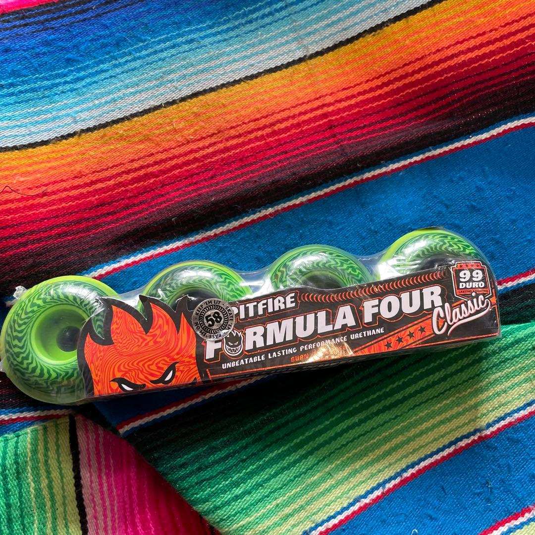 SPITFIRE FORMULA FOUR 58mm99a スケボーウィール