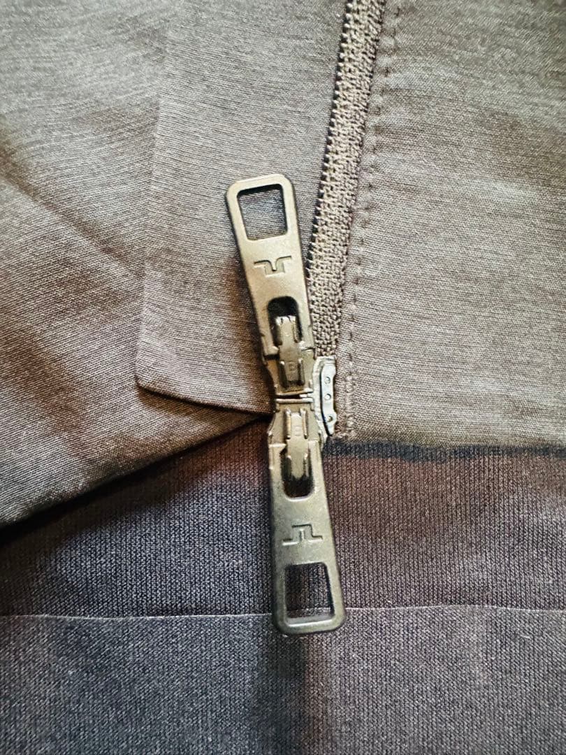 ジェイリンドバーグ　ブラック フルジップジャケット 中綿パネル付き　M