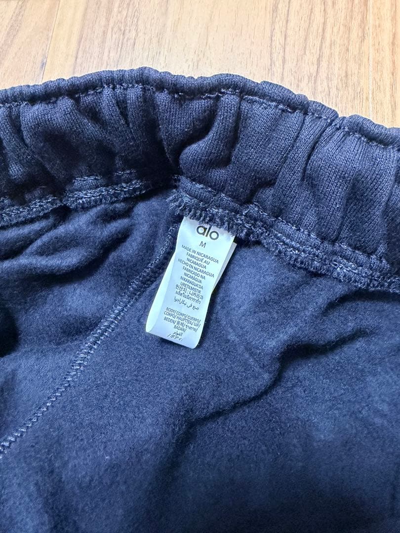 新品タグ付き alo ブラック スエット M