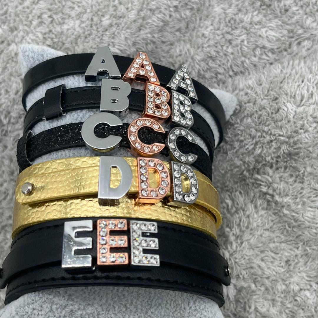 ハンドメイド　ネームタグ　キーホルダー　チャーム　ブレスレット　キーリング　推し