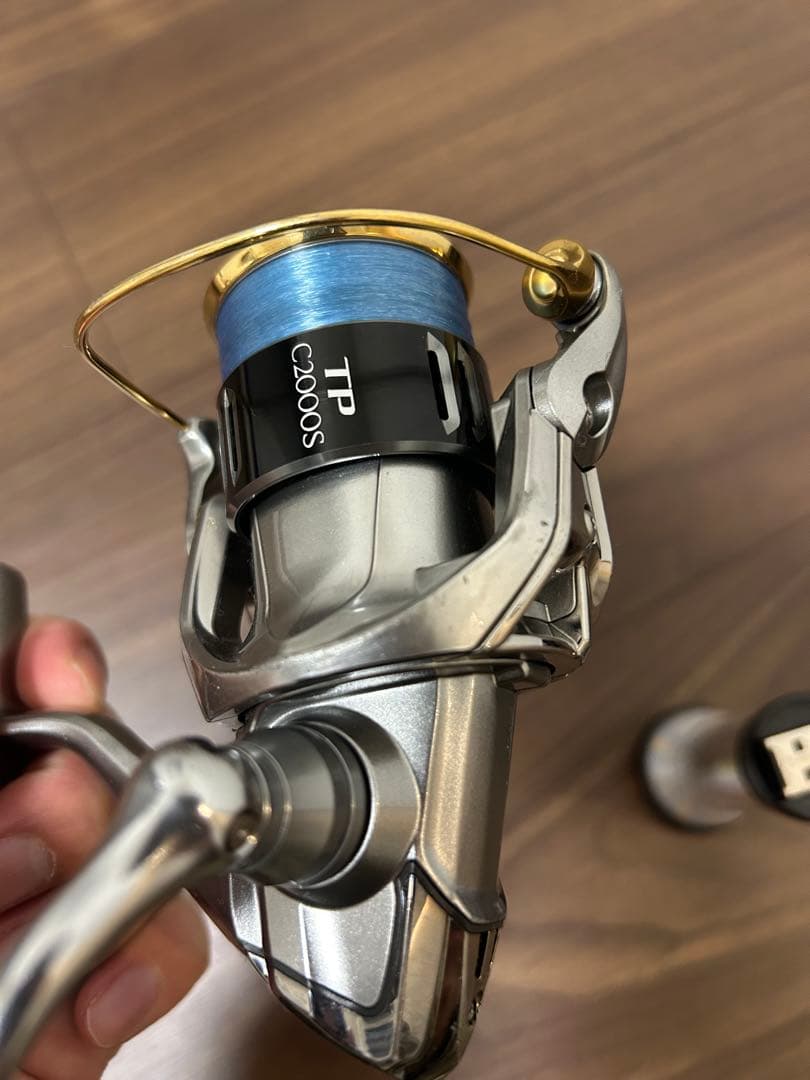 リール SHIMANO TWIN POWER C2000HGS