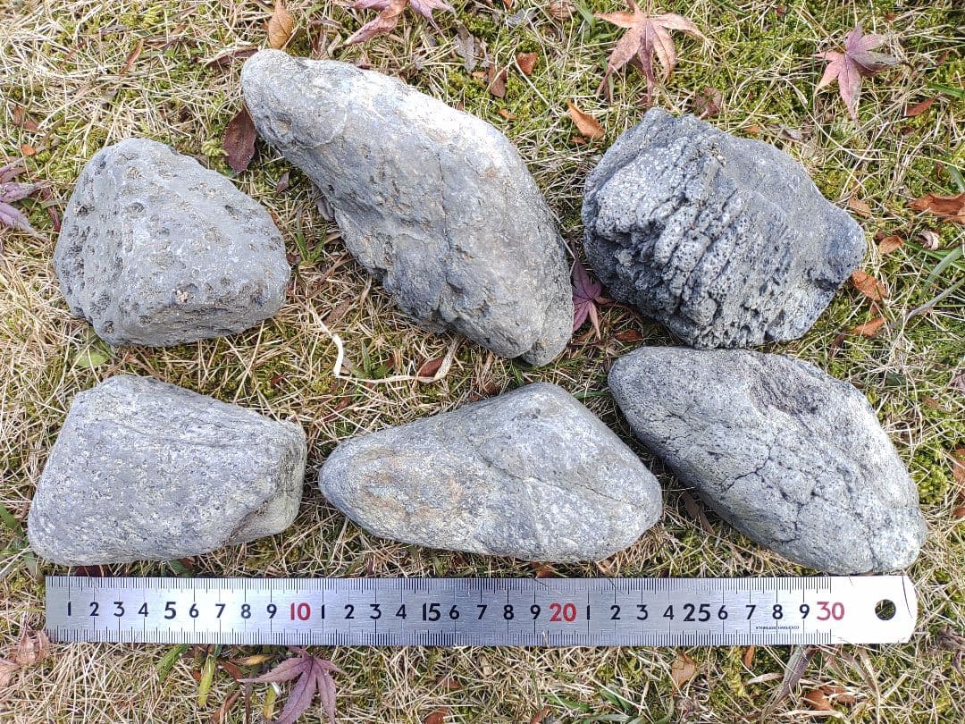 小さめの石　サンプル　③