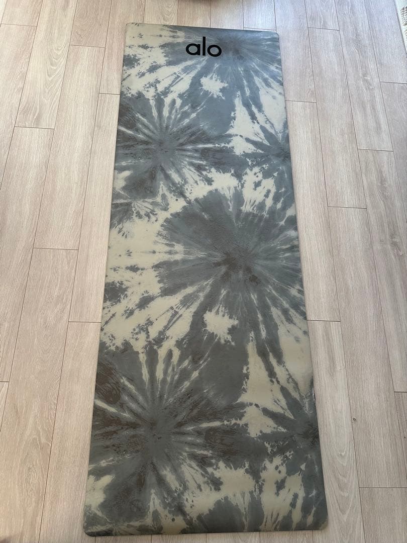 alo yogaヨガマット　タイダイ　アロヨガLAジム筋トレ　ピラティス