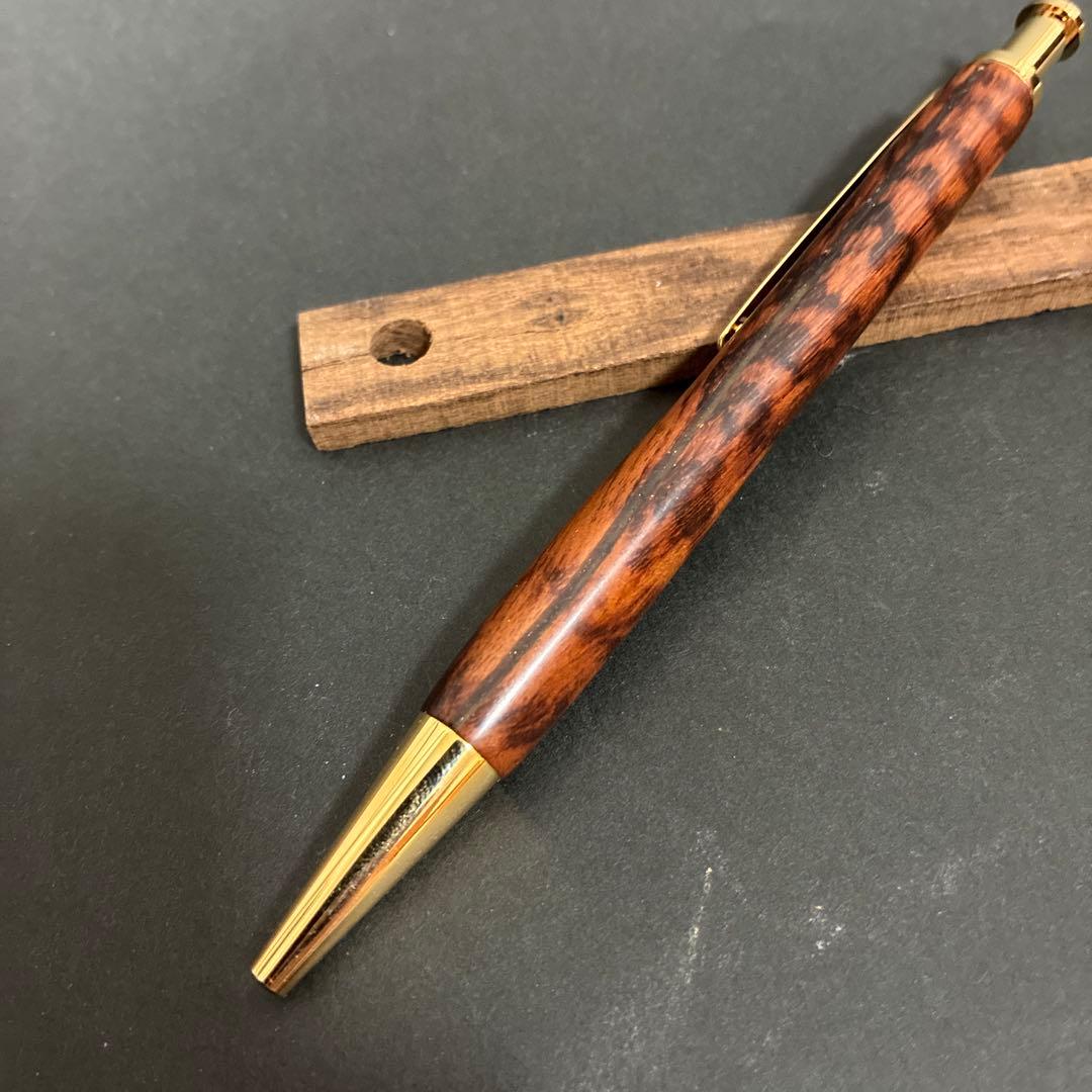 ハンドメイド木軸ボールペン　樹種《スネークウッド》　＊超希少材