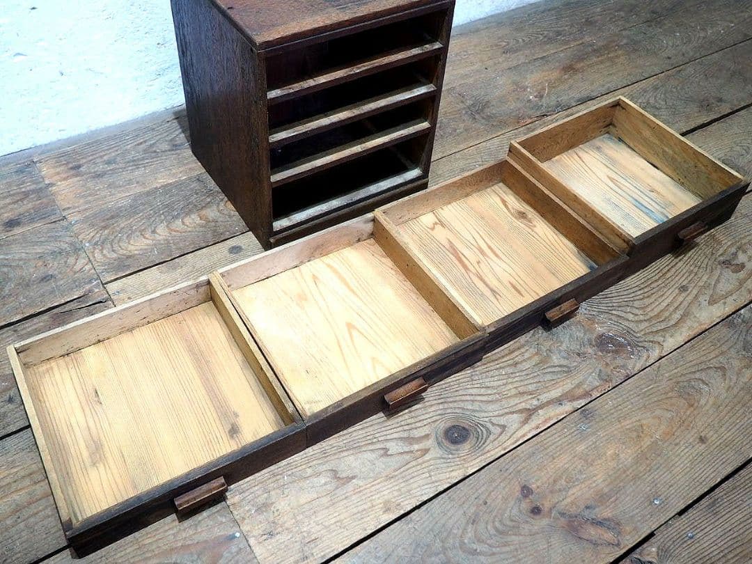 1360 木製取っ手の小引き出し　収納棚　書類ケース　レトロ　アンティーク　台