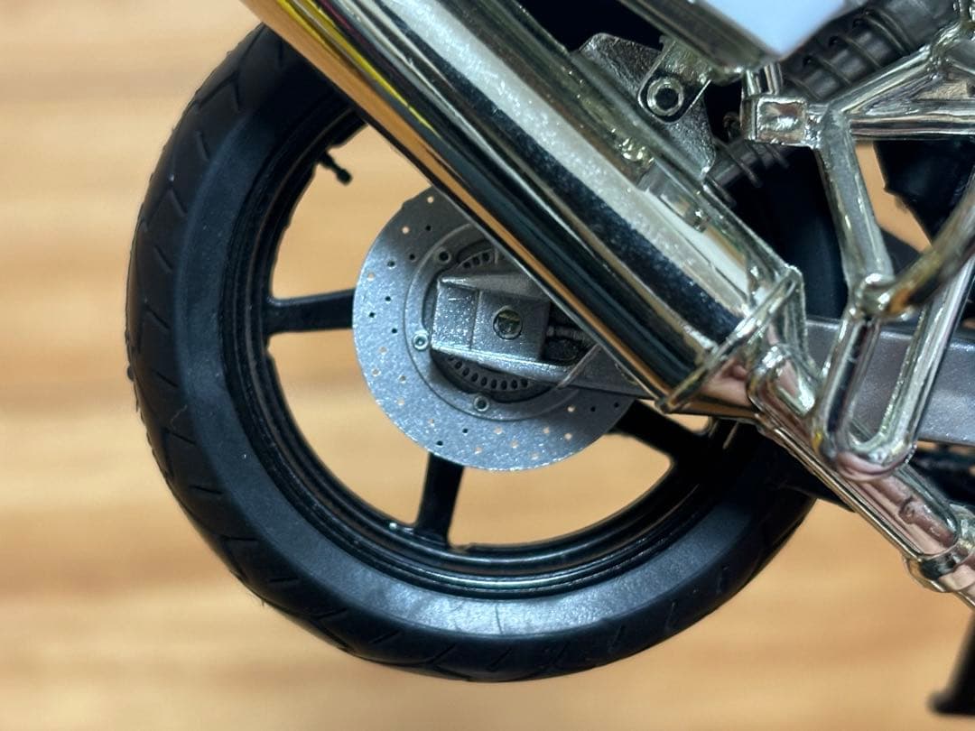 アオシマ 1/12 ホンダ CB1300P 警視庁 白バイ 完成品 訳あり