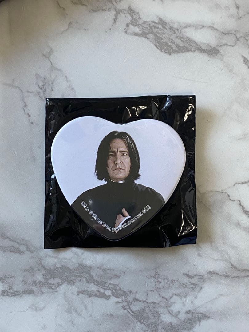 セブルス・スネイプ ハート型ピンバッジ