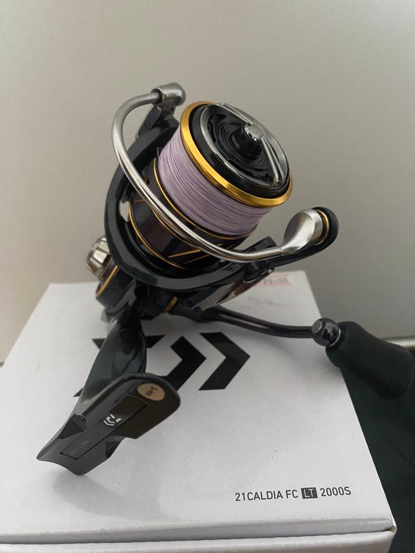 【極美品】21CALDIA FC LT 2000S スピニングリール