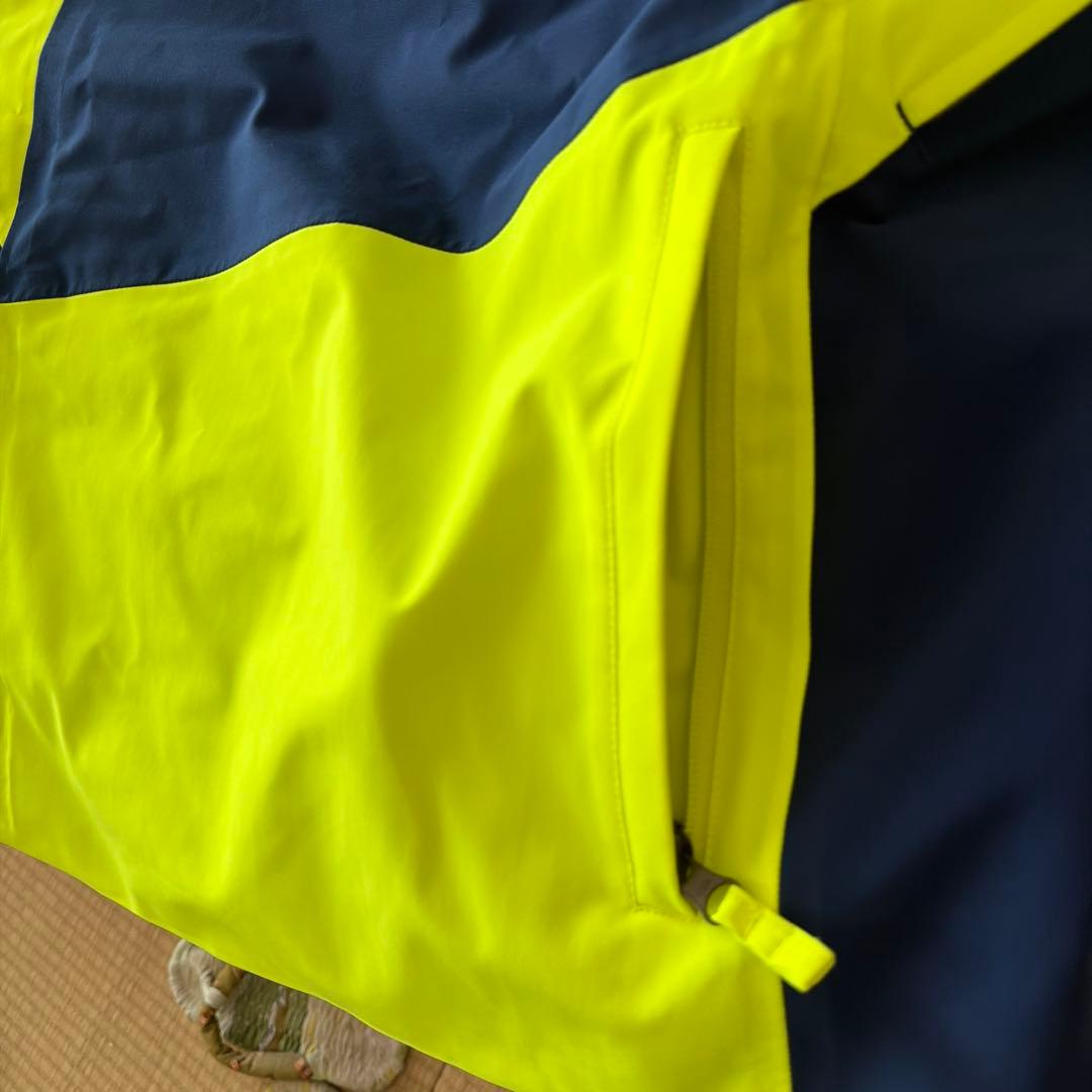 オンヨネスキーウェアデモチームジャケットＭサイズ1回使用美品