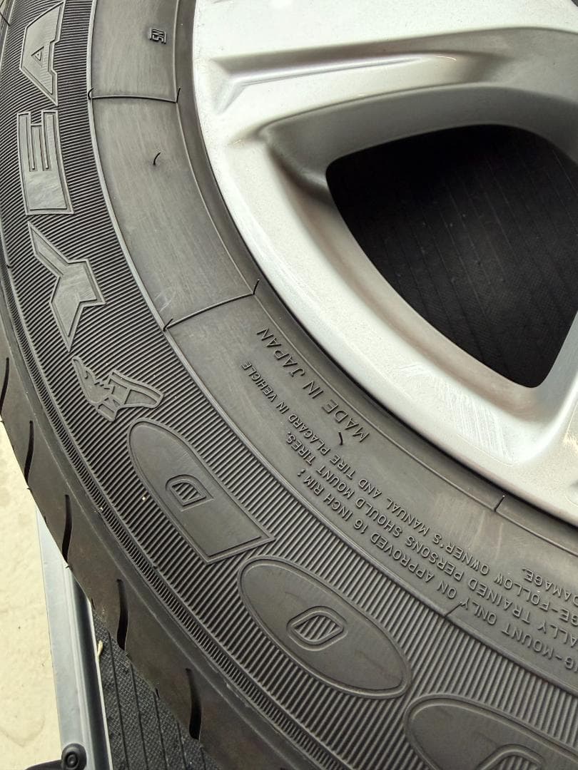 送料込み！アルファード30 純正 16インチ タイヤホイール セット ナット付き