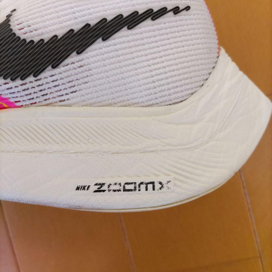 imuk☆ナイキ　ズームエックス ヴェイパーフライネクスト％　２５cm
