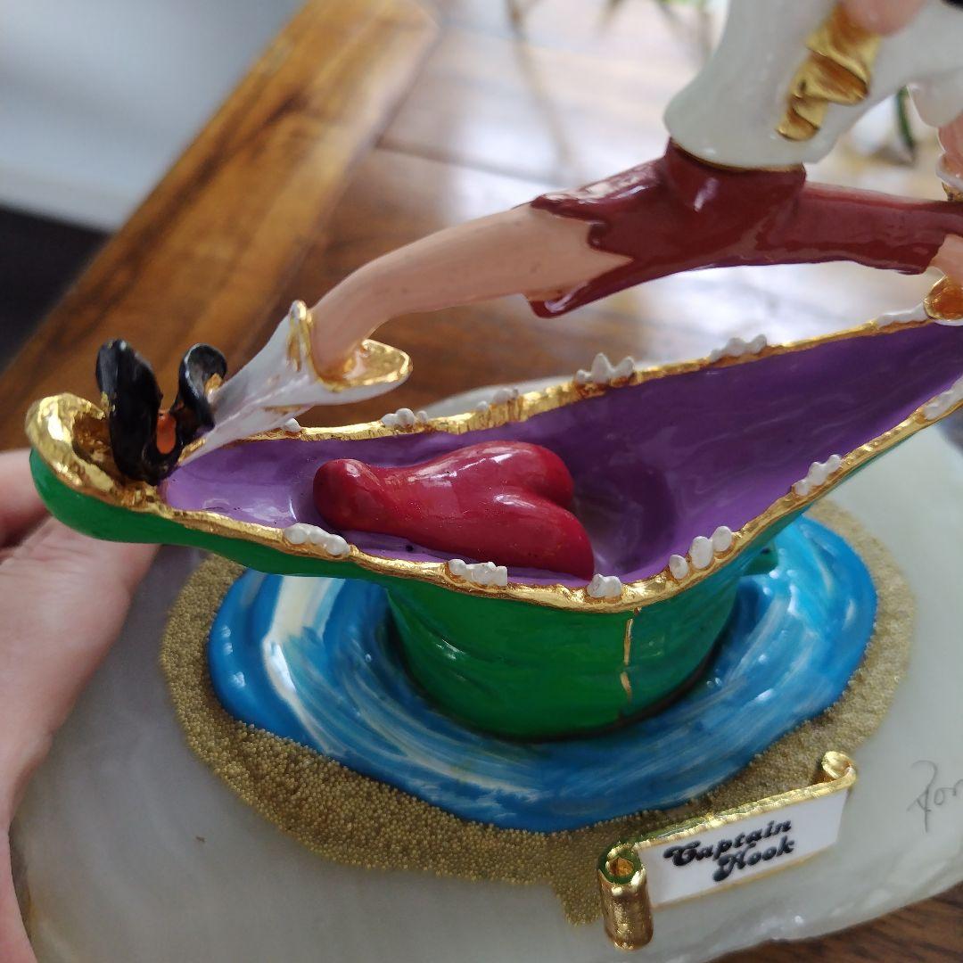 レア美品です！DISNEY Captain Hook 天然石 台座 フィギュア