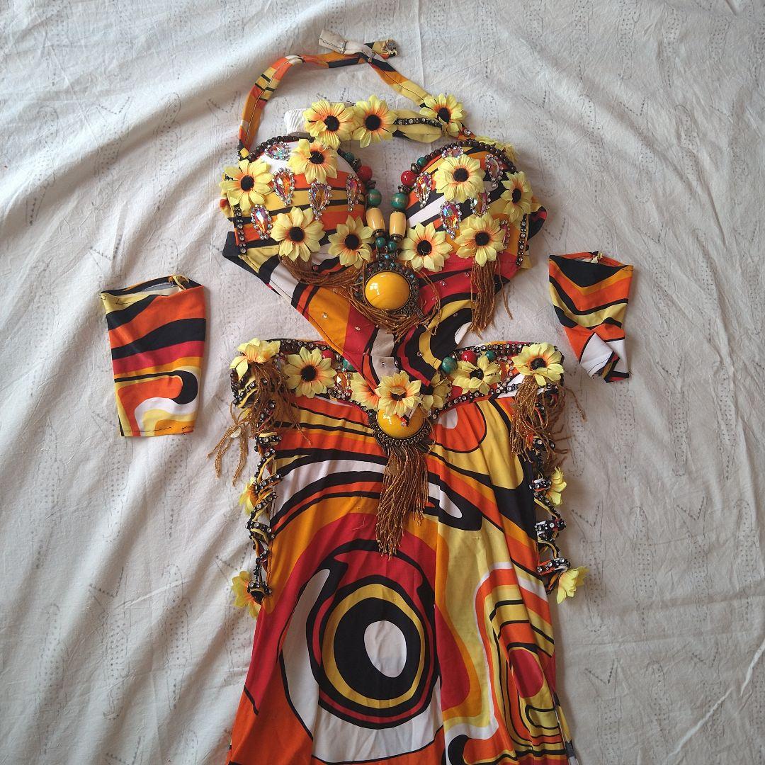 ベリーダンス衣装　エジプト製中古　 セットアップ　個性的な色柄ですが着やすい★