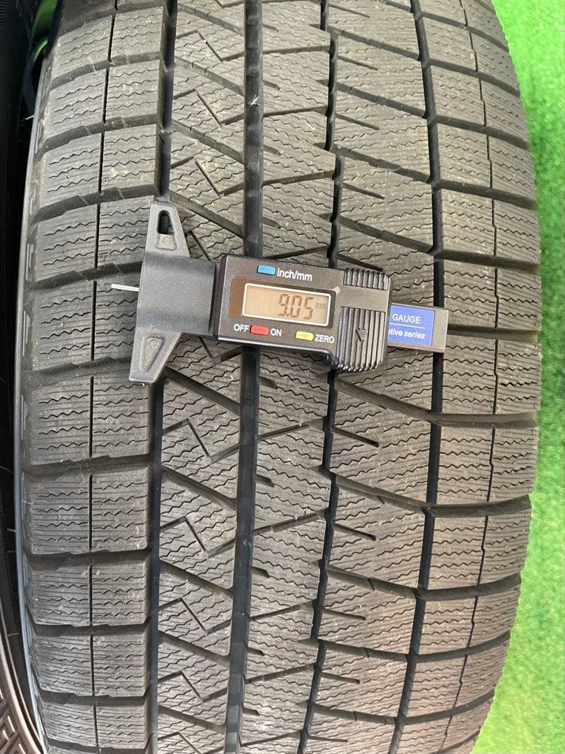 クラウンクロスオーバー　純正 19インチ 225/55R19 4本スタッドレス