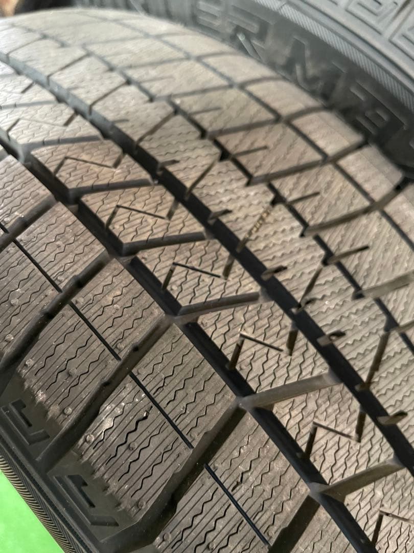 クラウンクロスオーバー　純正 19インチ 225/55R19 4本スタッドレス