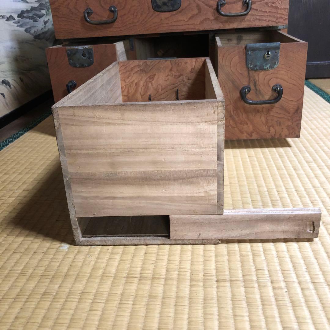 蔵の中にあった上手の船箪笥外箱付き