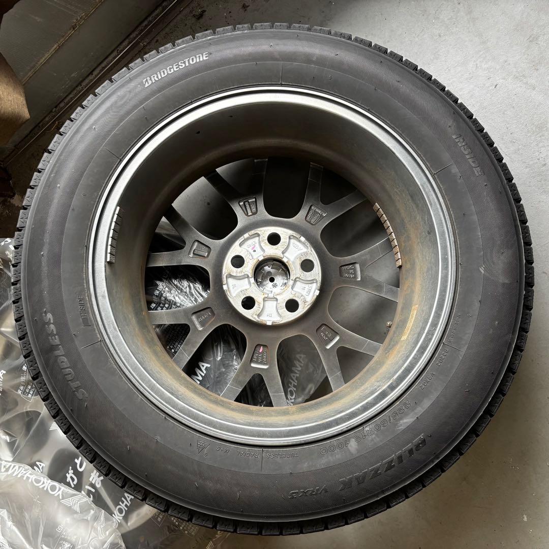 BRIDGESTONE BLIZZAK 225/60R18 レフィナーダ