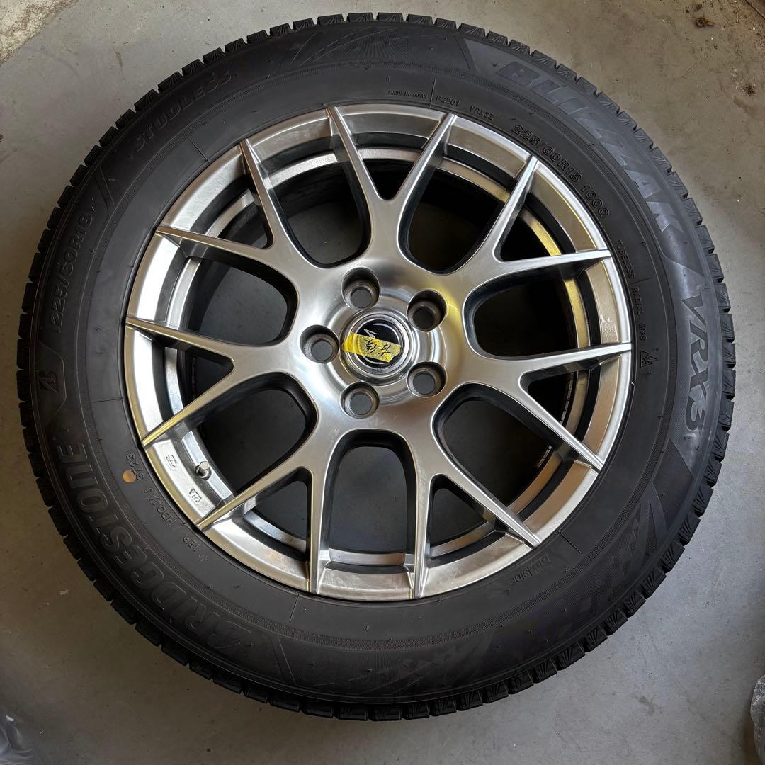 BRIDGESTONE BLIZZAK 225/60R18 レフィナーダ