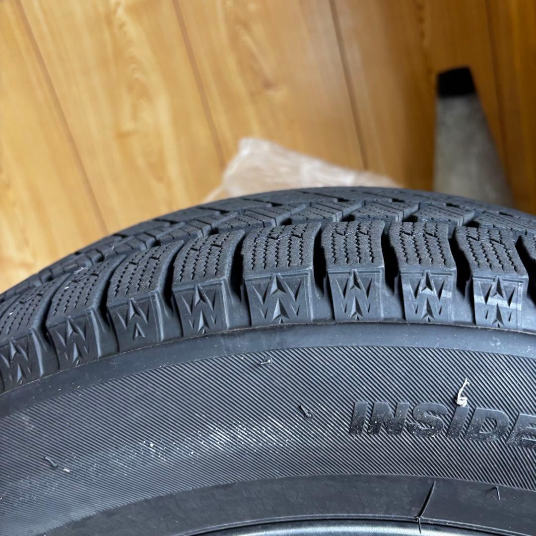 BRIDGESTONE BLIZZAK 225/60R18 レフィナーダ