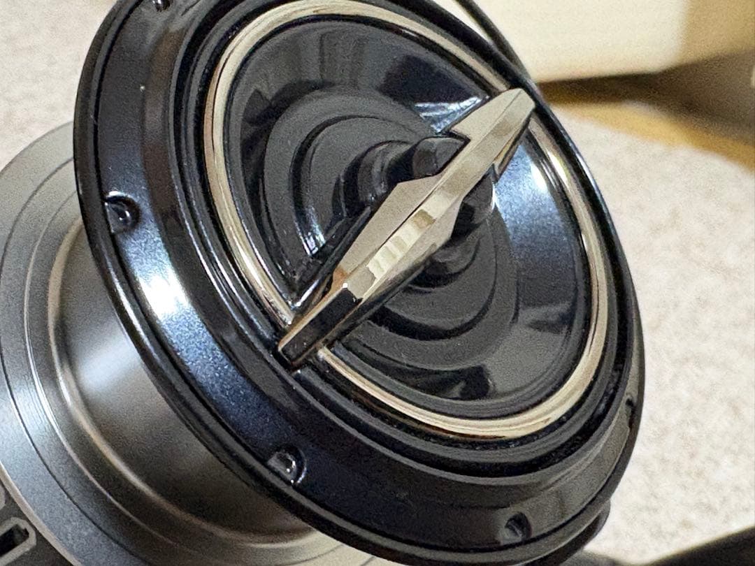 【極美品】シマノ 19 ヴァンキッシュ 4000XG（実釣1回のみ）