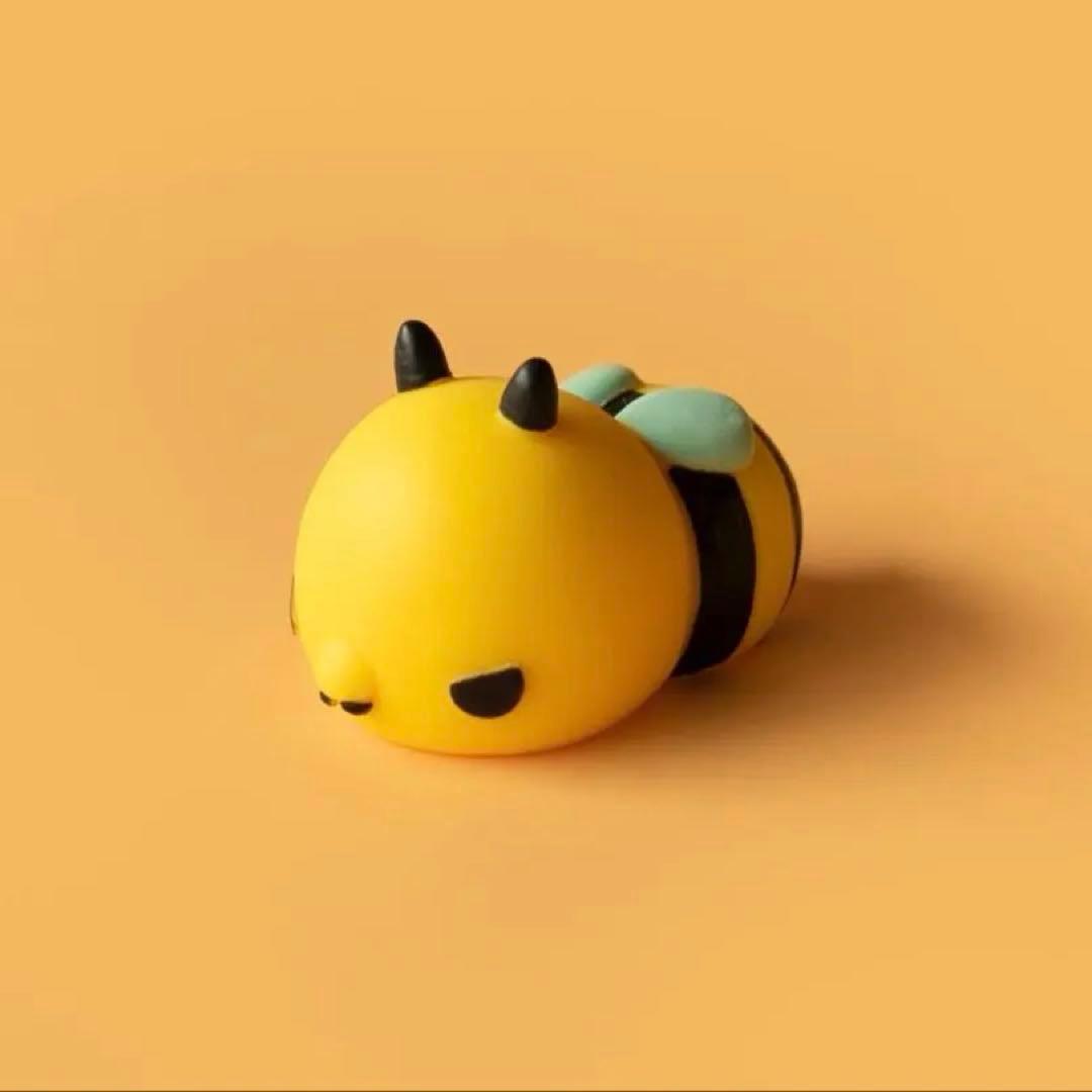 もにまるず　スズメバチ