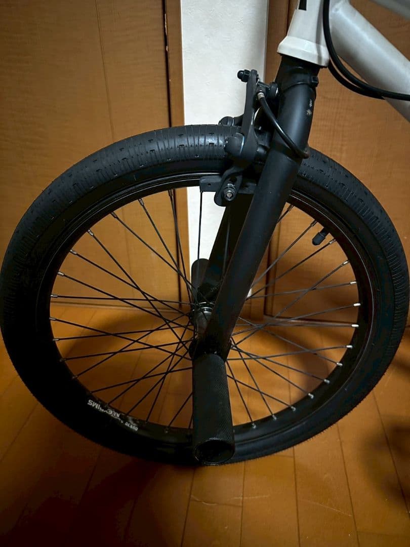 アーレスバイク AERIS BMX ホワイト(直接受け取りに来られる方限定)