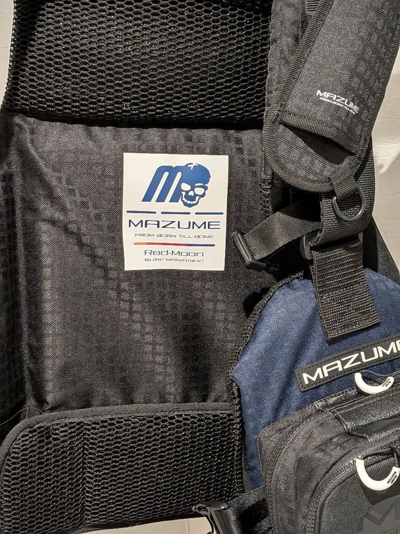 ショウ マズメ レッドムーンライフジャケット サーフスペシャルIII