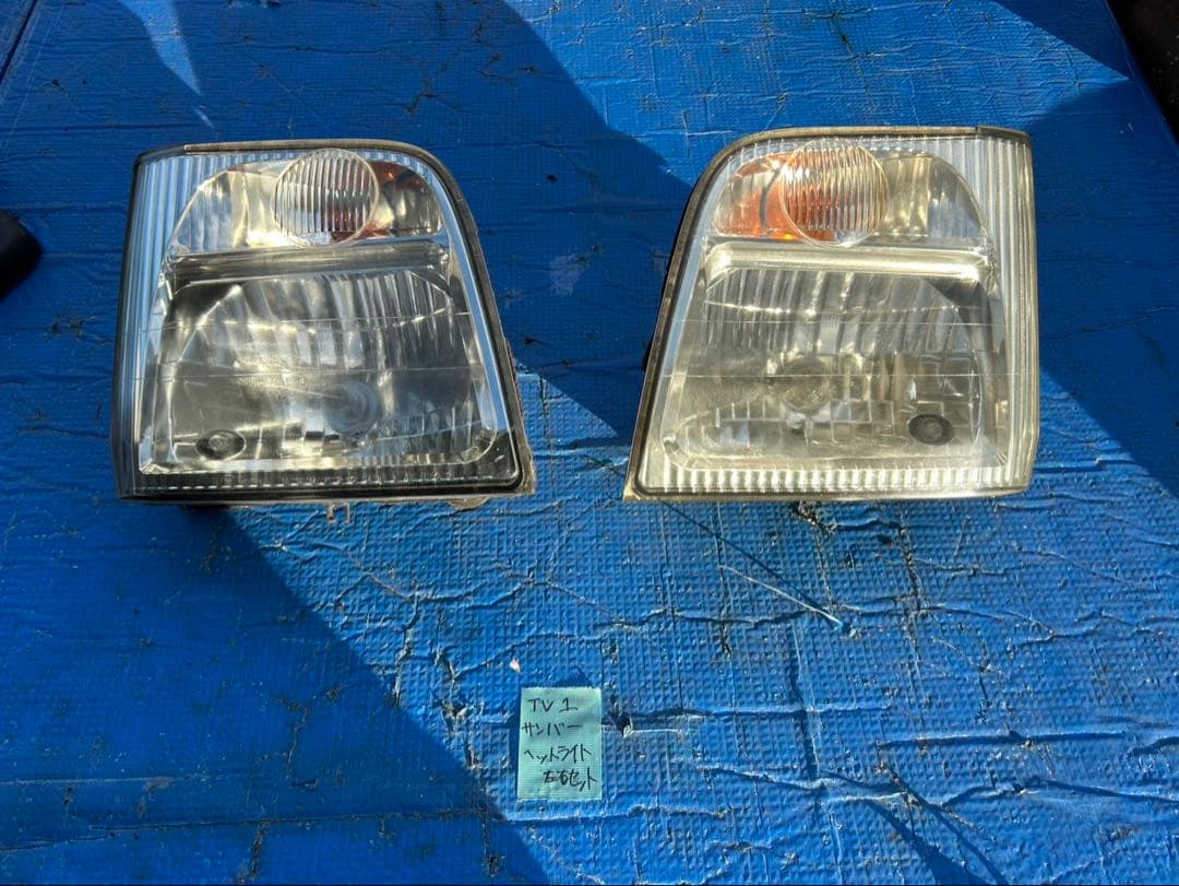 スバル　サンバー　TV1 ヘッドライト左右セット