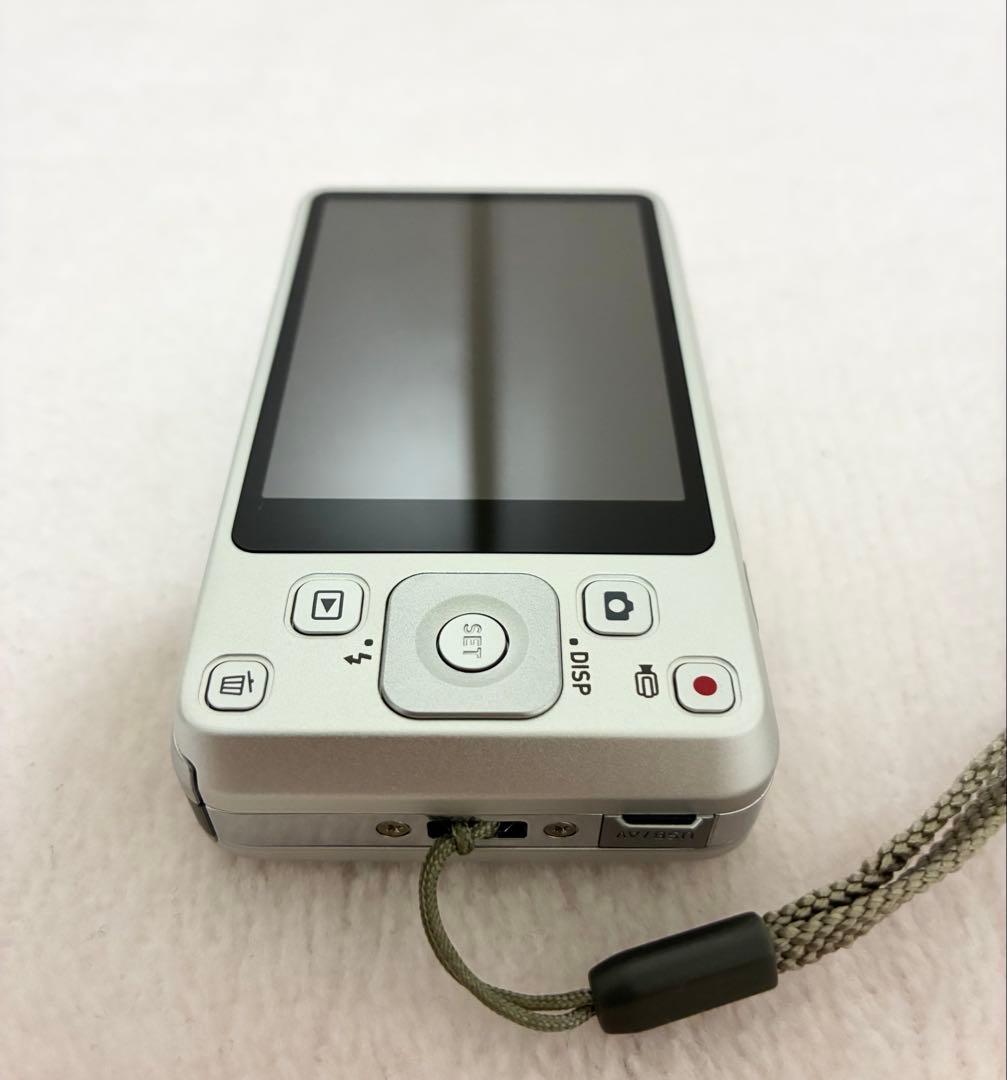 【美品】CASIO EXILIM EX-Z800 シルバー14.1メガピクセル