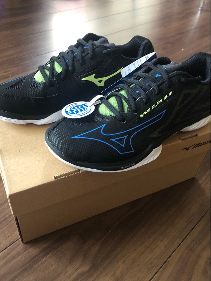 ミズノ　新品未使用　シューズ　バドミントン　23センチ