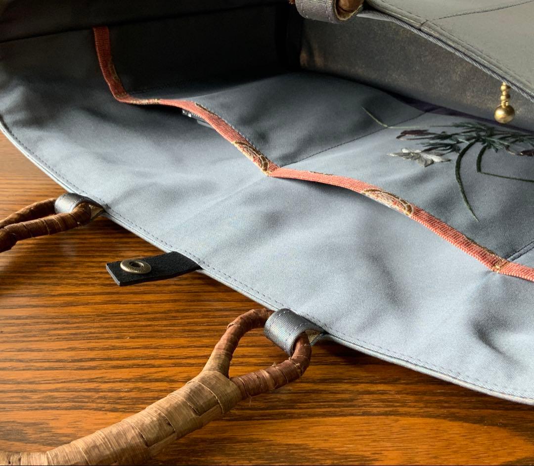 金色の満月に刺繍のお花　帯　リメイク　胡桃皮ハンドルバッグ