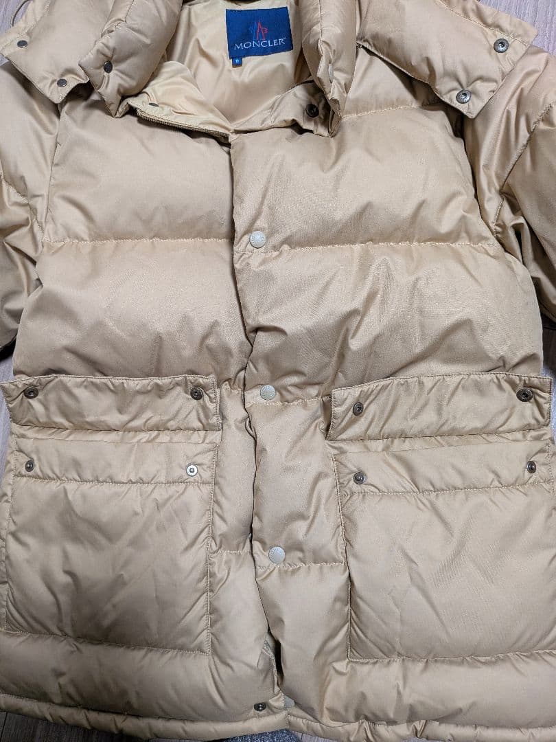 MONCLERモンクレールPARISパリス 青タグ