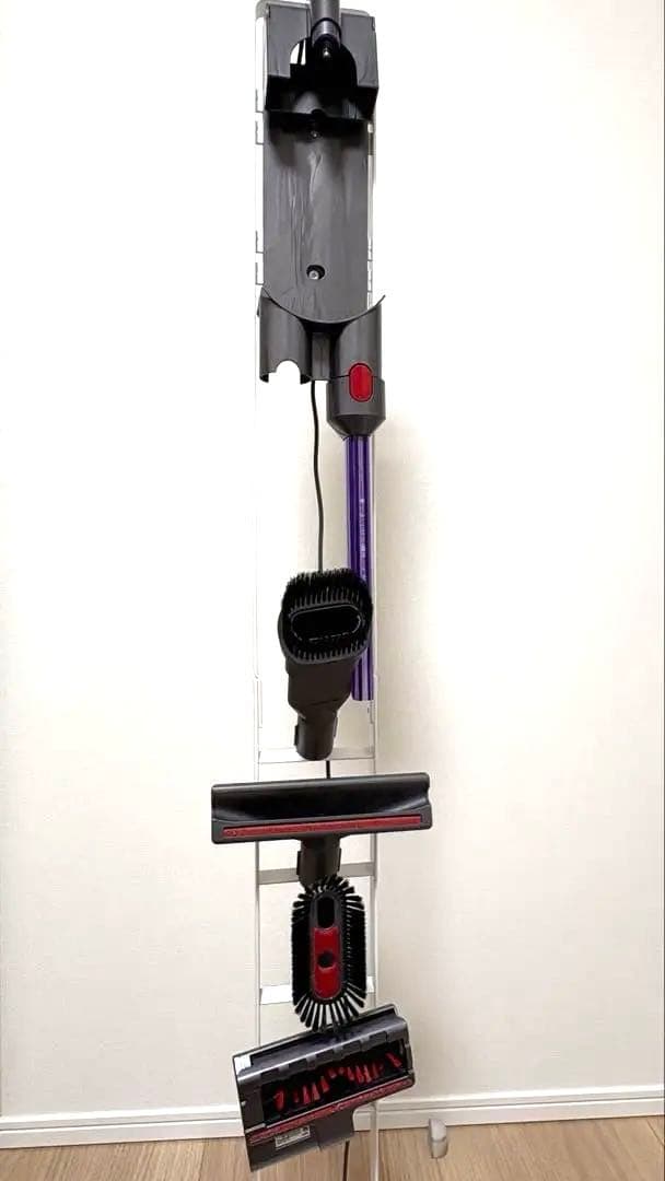 Dyson V8 Slim Fluffy+ ヘッド社外品に交換済 収納スタンド付