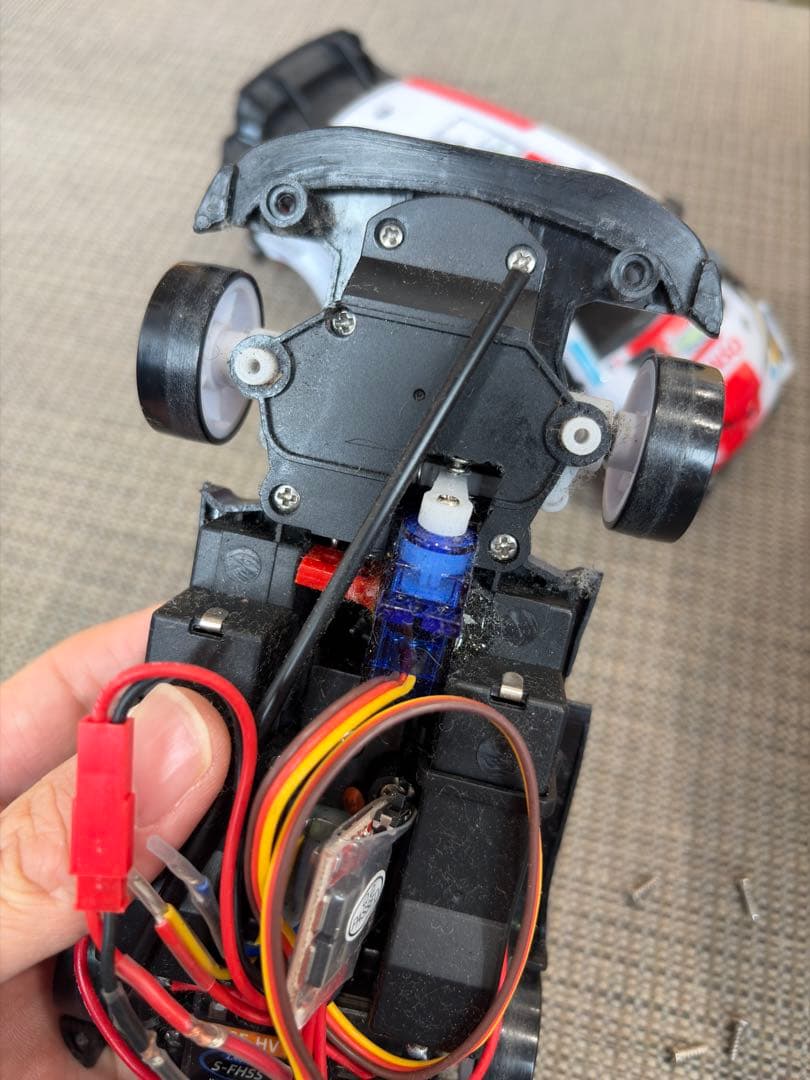 ジョーゼンドリフトヤリス　魔改造ラジコンカー