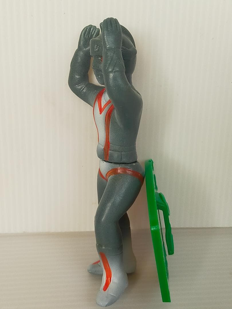 タカトク　シルバー仮面　１１ｃｍ　ミニソフビ　当時物