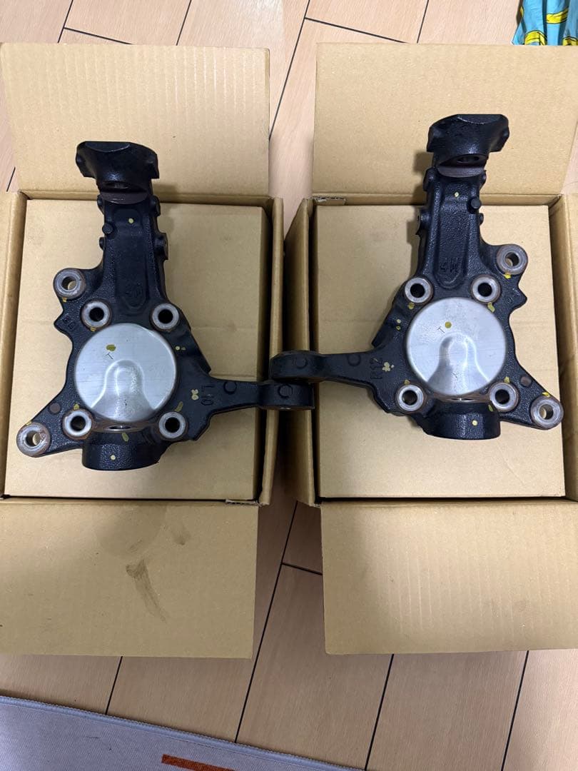 200系ハイエース　純正ナックル　左右セット