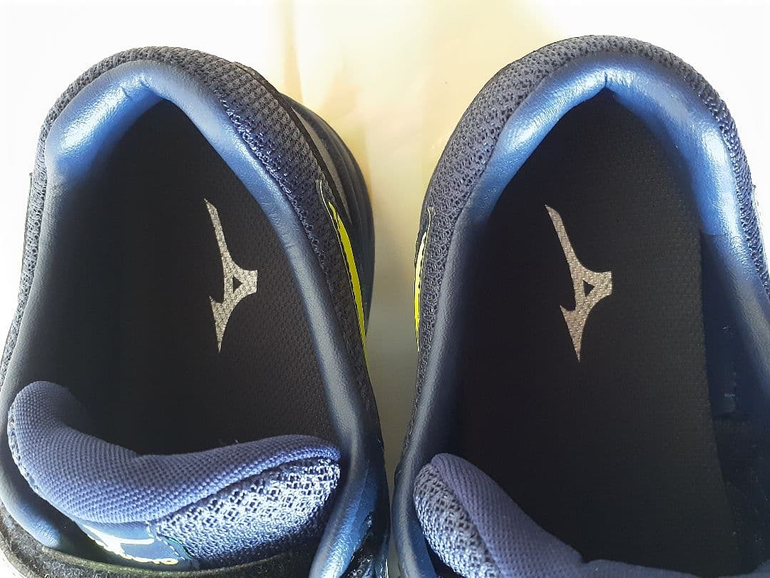 未使用タグ付き♪ ミズノ安全靴 ２６cmEEEネイビー×イエロー 人気カラー！