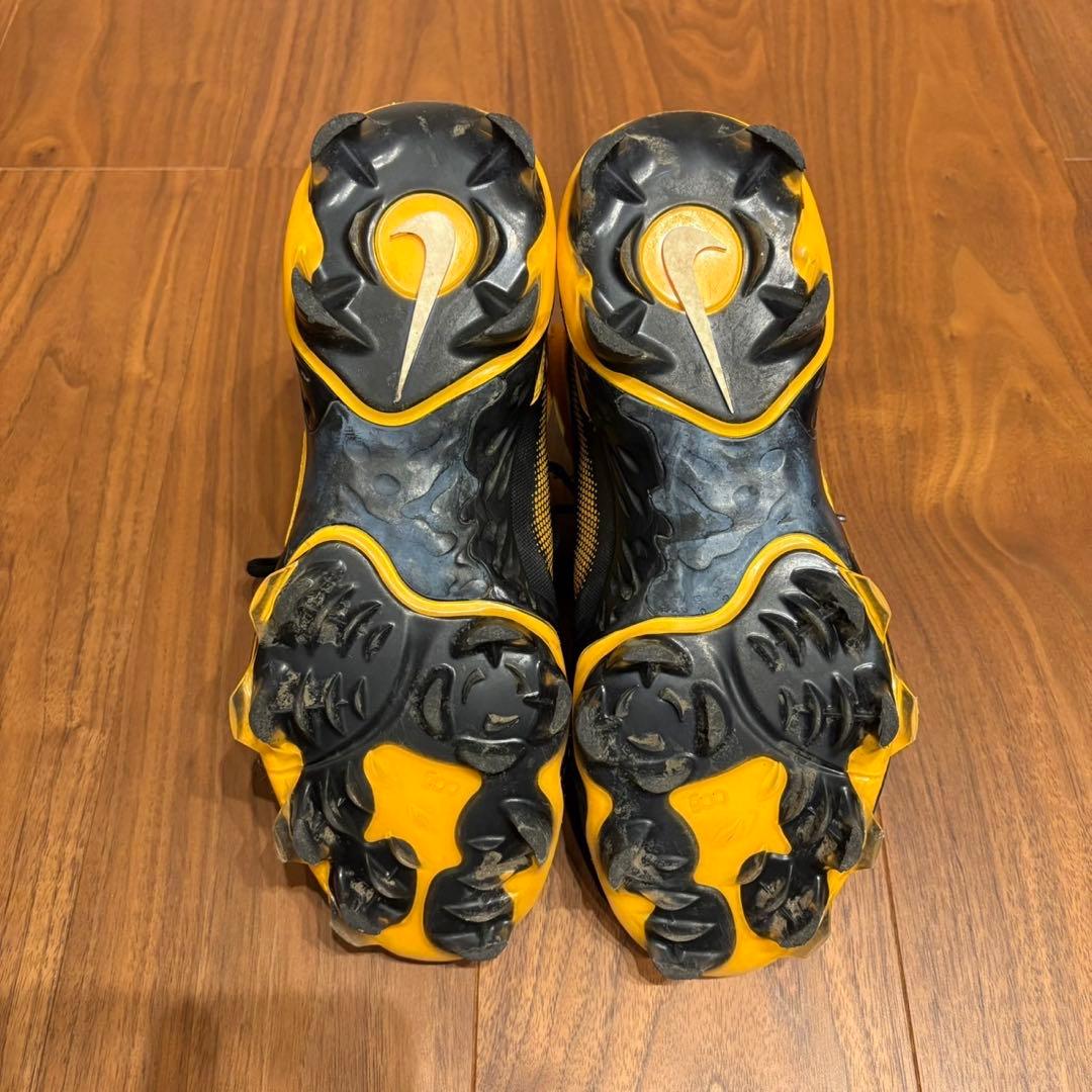 NIKE ALPHA HUARACHE ELITE 3 MID スパイク