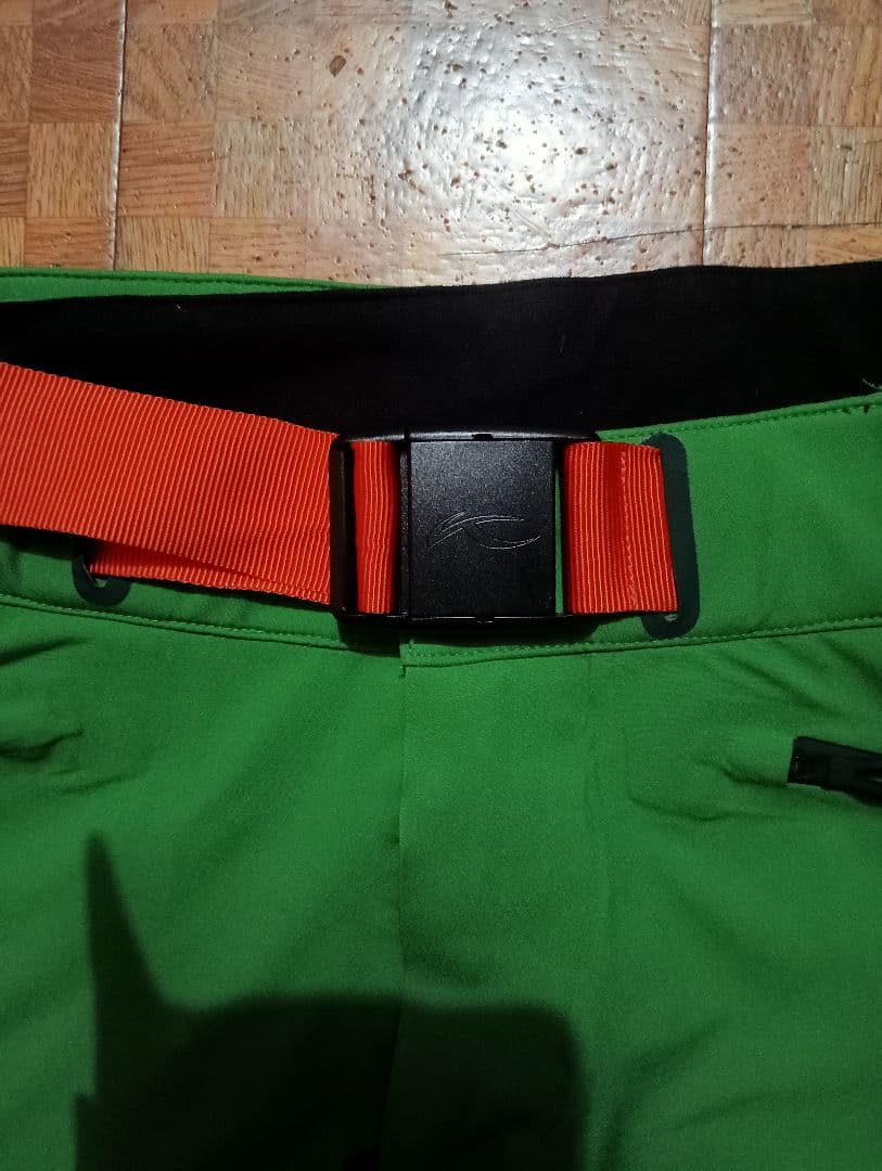 KJUS スキーウェア　50　上下セット　パンツ難あり