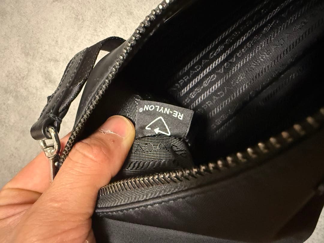 PRADA Re-Nylon xサフィアーノレザー ショルダーバッグ