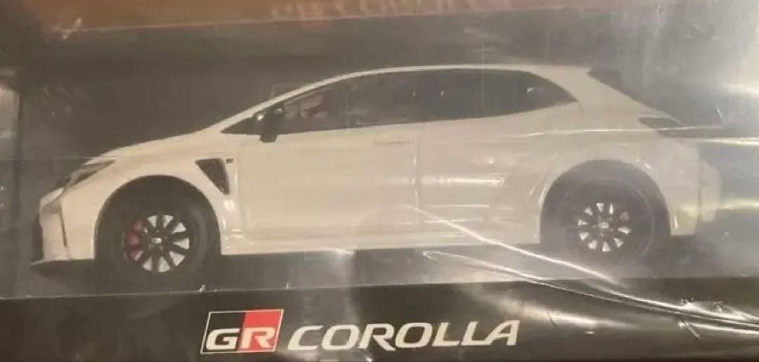 入手困難　非売品 トヨタ GRカローラ 1/30 ミニカー スパーホワイトⅡ