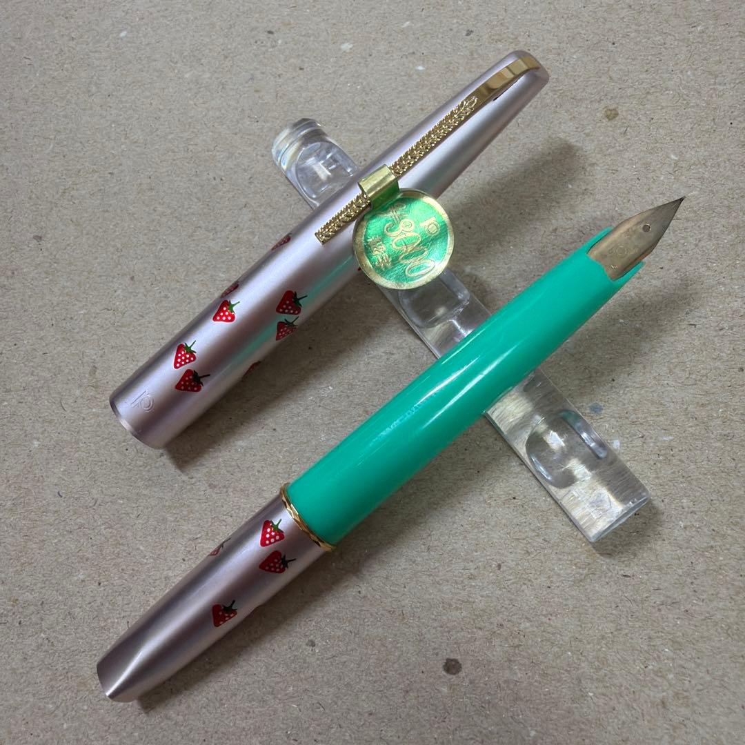 新品 廃盤 PLATINUM プラチナ 万年筆 ショート 14k 細字 いちご