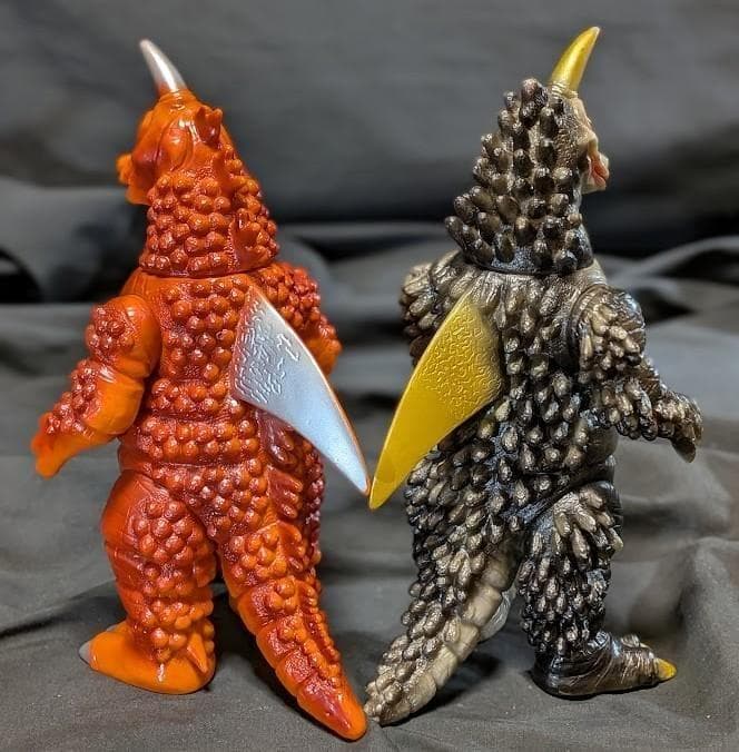 ブラックギラス＆レッドギラス「ウルトラマンレオ」登場（怪獣郷）ソフビ２体セット