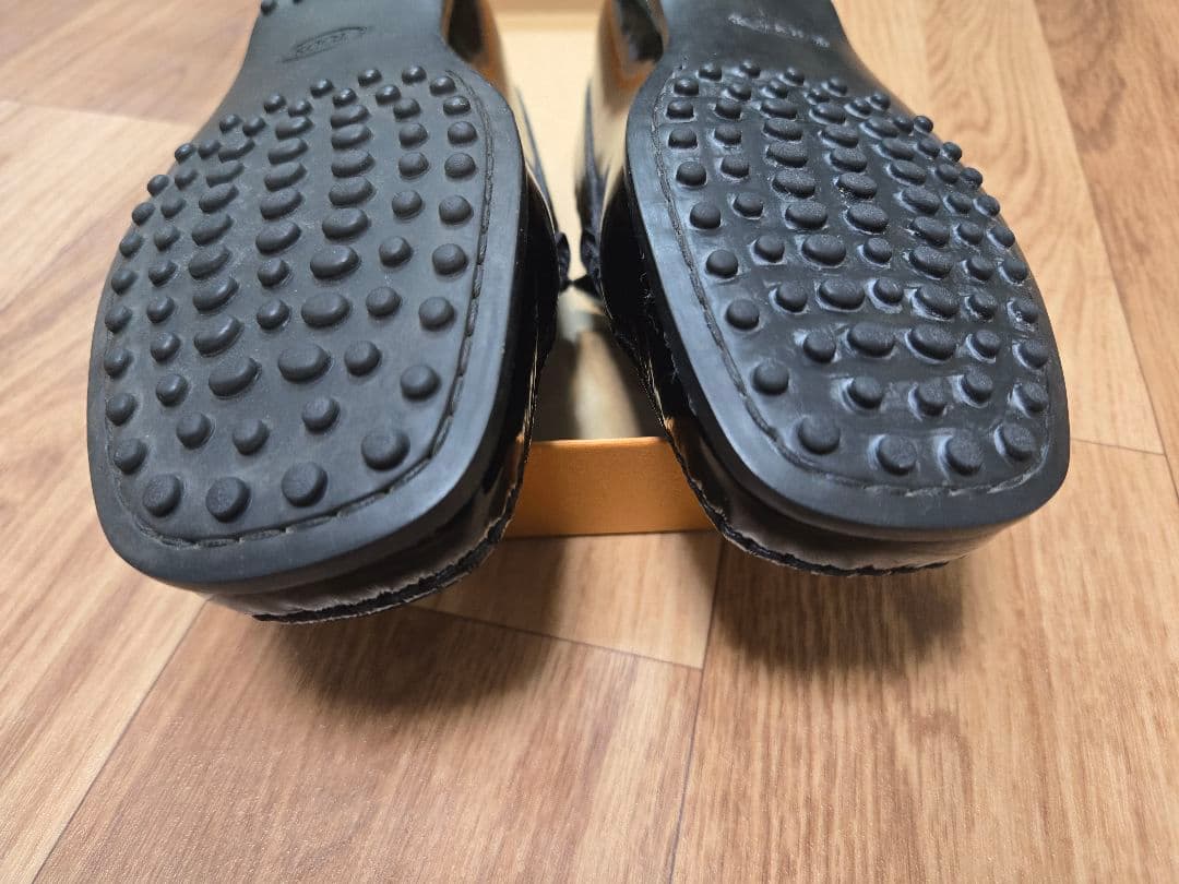 007　TOD'S 　ドライビングシューズ エナメル