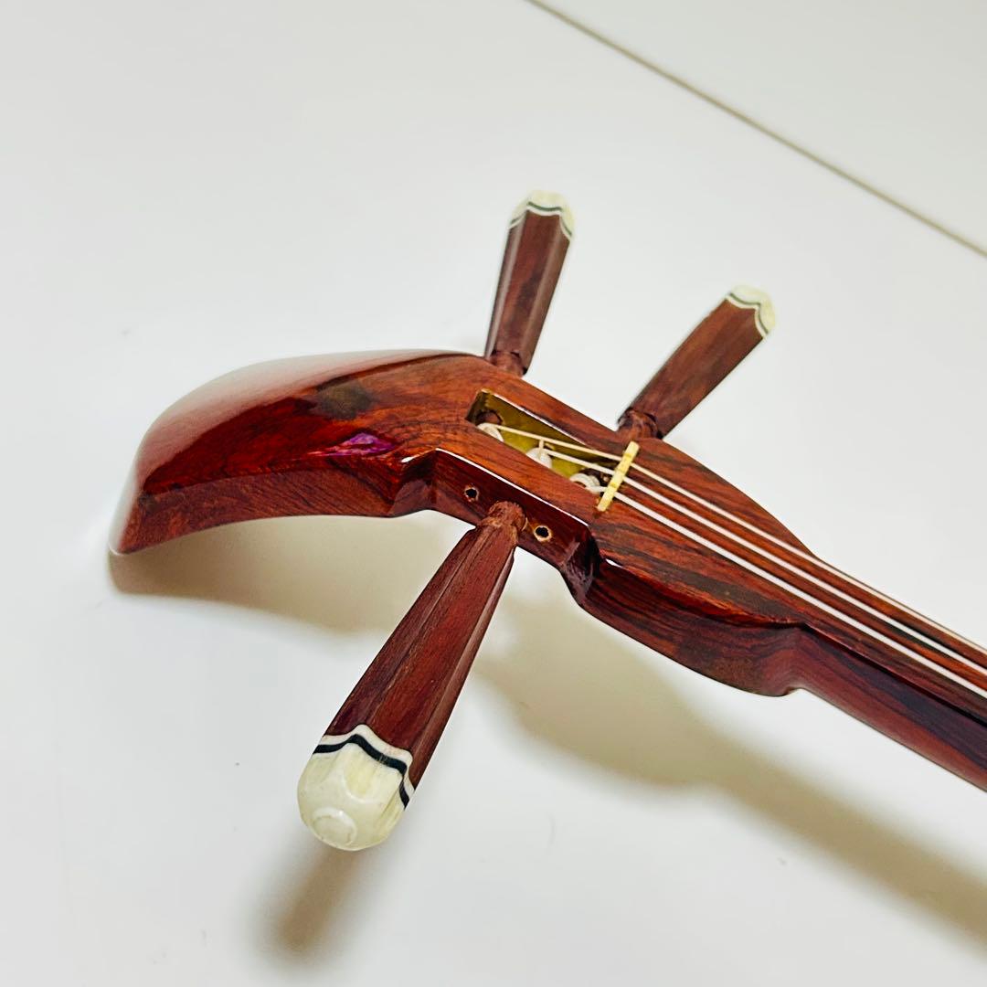 【希少品】高級 沖縄三線 与那城型 実入りゆし木 スンチー塗り 蛇革 本革