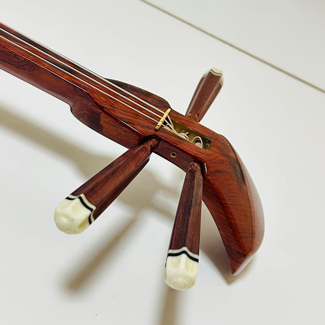 【希少品】高級 沖縄三線 与那城型 実入りゆし木 スンチー塗り 蛇革 本革